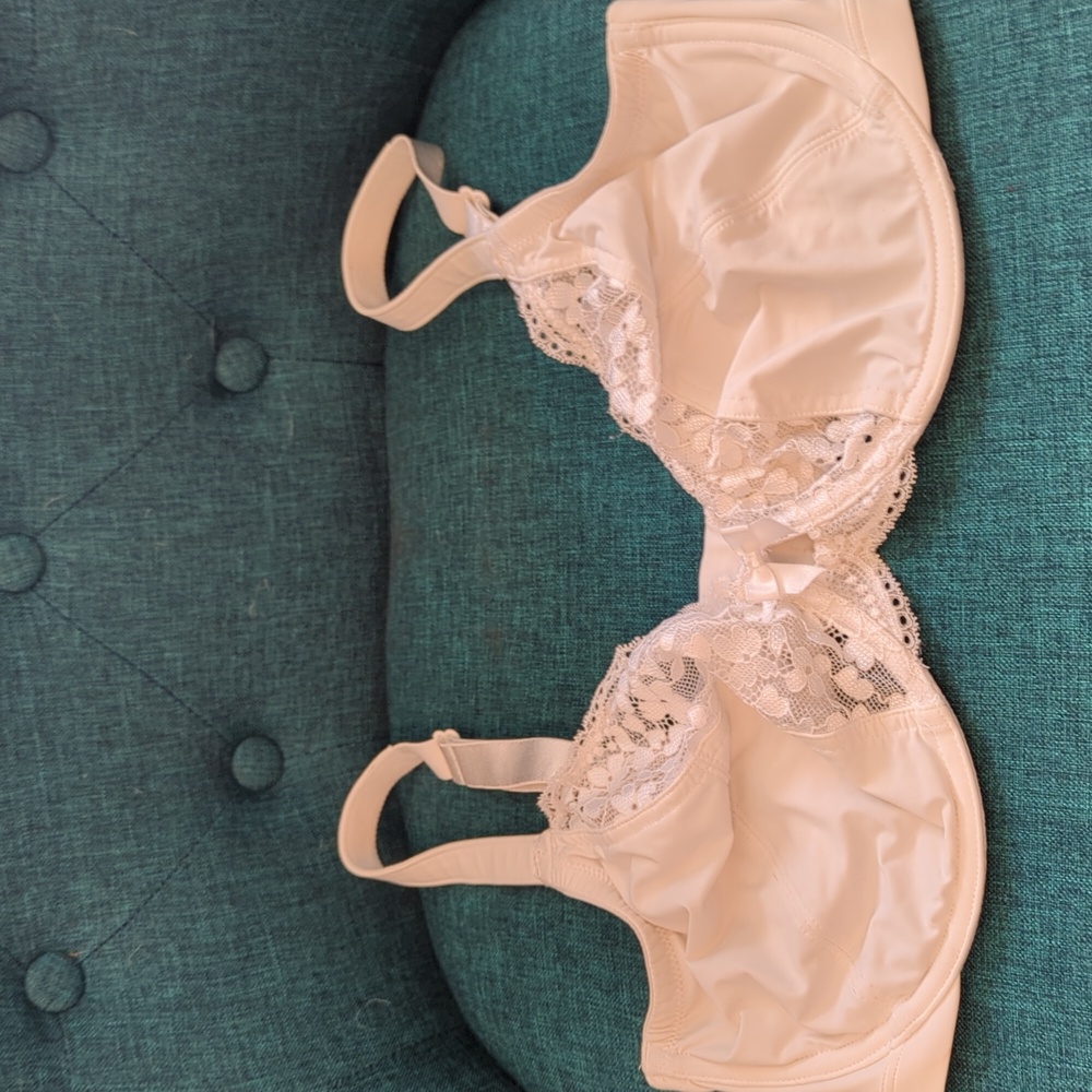 Olga 36DD white bra